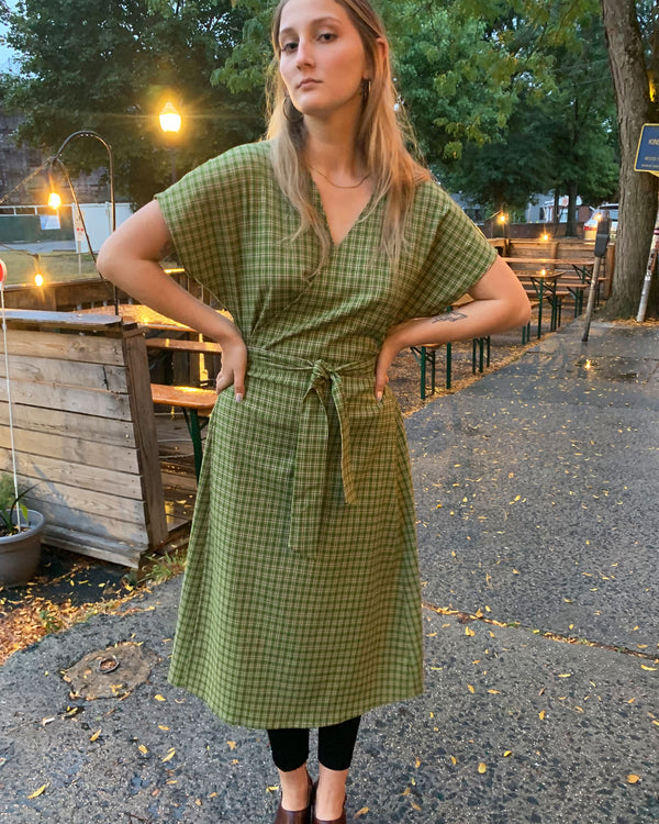 CLASSIC WRAP DRESS